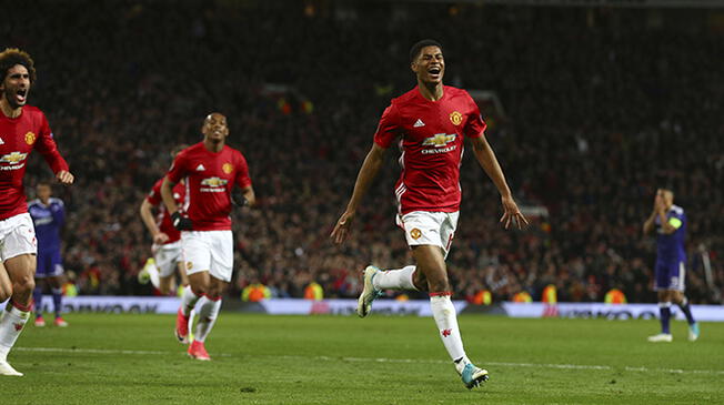 Marcus Rashford celebra el gol de la clasificación del Manchester United.