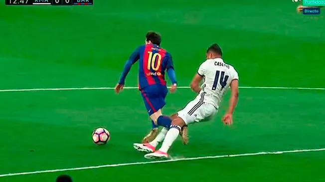 Real Madrid vs. Barcelona: Casemiro y su violenta entrada a Lionel Messi en Clásico [DIRECTV VIDEO]