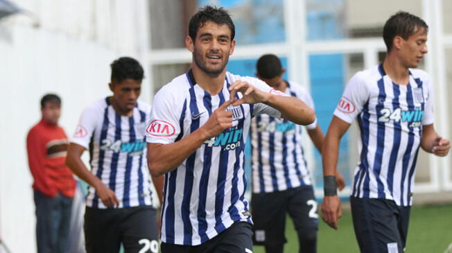 Luis Aguiar celebra su gol a Comerciantes Unidos en Cutervo.
