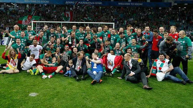Jefferson Farfán celebró a lo grande su primer título con el Lokomotiv de Rusia