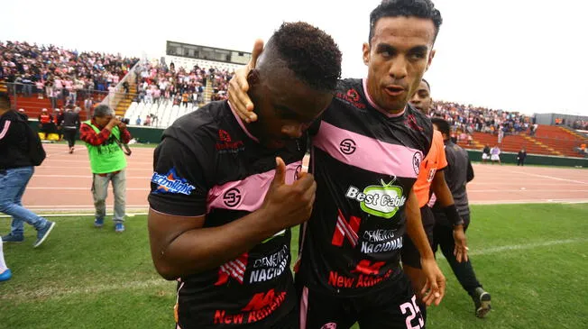 Colombiano marcó en el momento preciso, cuando partido se le había complicado a rosados.