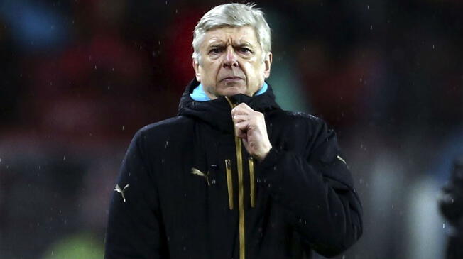 Arsenal: hinchas gunners cuestionan renovación de Arsene Wenger