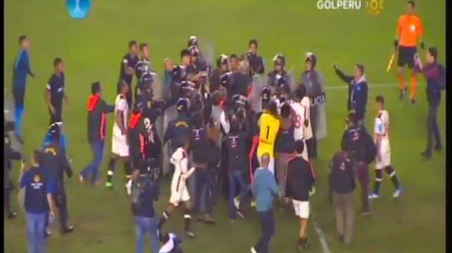 La bronca entre los jugadores de Alianza Lima y Universitario.