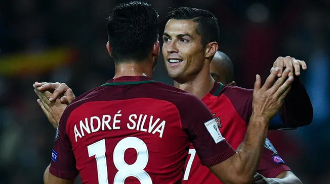 Cristiano Ronaldo y André Silva celebran un gol a Andorra.