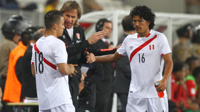 Óscar Vílchez, tras ser reemplazado en el amistoso Perú-Trinidad y Tobago.