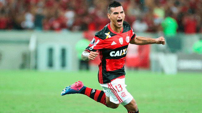 Miguel Trauco fue el héroe del Flamengo en el clásico carioca. 