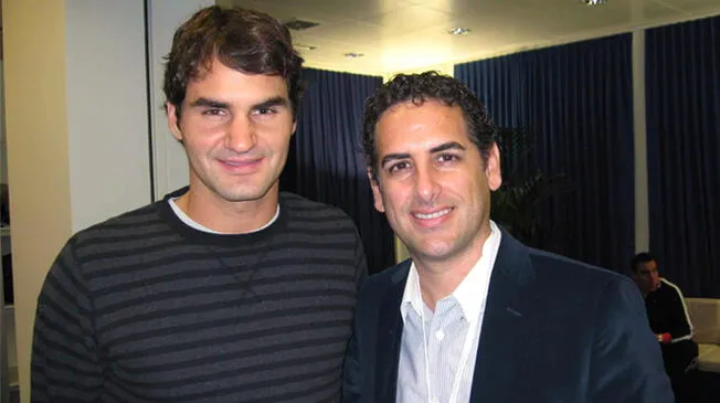 Juan Diego Flórez reveló que Roger Federer regaló su raqueta para los damnificados.