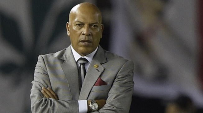 En 2016, Roberto Mosquera dirigió a Alianza Lima y fue cesado por malos resultados. 