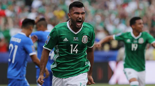 Hedgardo Marín celebra el primer gol de México ante El Salvador.