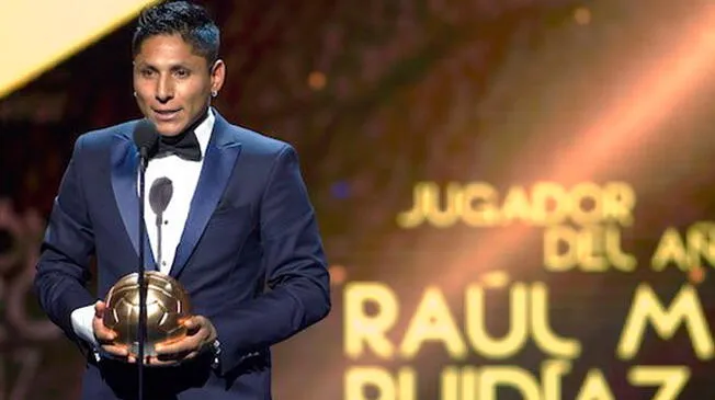 Raúl Ruidíaz se pronunció sobre triplete en el Balón de Oro 2017 de la Liga MX.