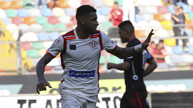 Alexi Gómez celebra su gol a Melgar.