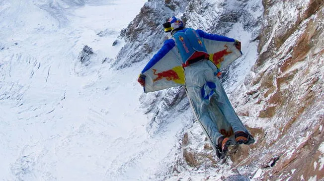 Montañista ruso Valery Rozov se lanza desde el pico de Huascarán