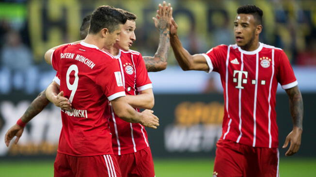 Los jugadores del Bayern Múnich celebran el gol de Robert Lewandowski.