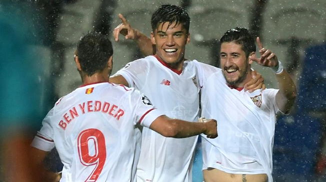 Correa, Escudero y Ben Yedder celebra el triunfo del Sevilla.