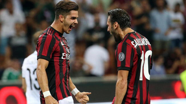 AC Milan masacró 6-0 al Shkendija y mete miedo en la Europa League.