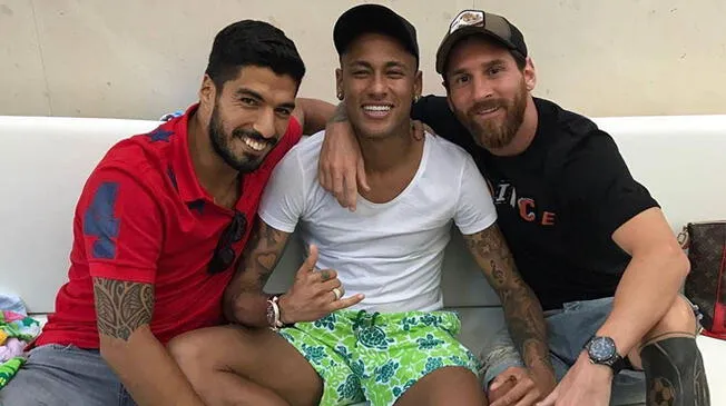 Neymar y su polémicas fotos en Instagram con sus excompañeros del Barcelona.