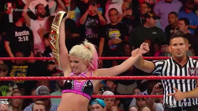 En WWE Raw, Alexa Bliss venció a Sasha Banks y es la nueva campeona de mujeres