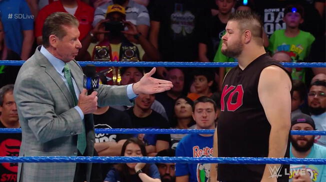 En SmackDown, Vince McMahon retornó a la WWE  y fue masacrado por Kevin Owens.