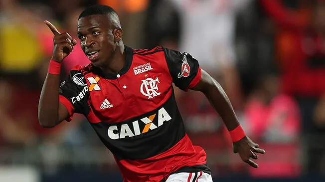 Vinicius Júnior celebra un gol con el Flamengo.