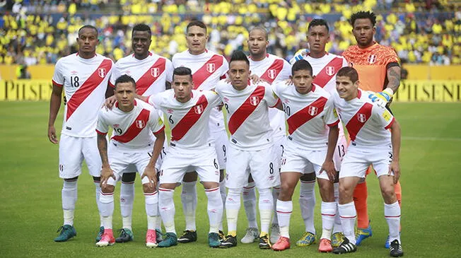 La alineación de Perú ante Ecuador en Quito.