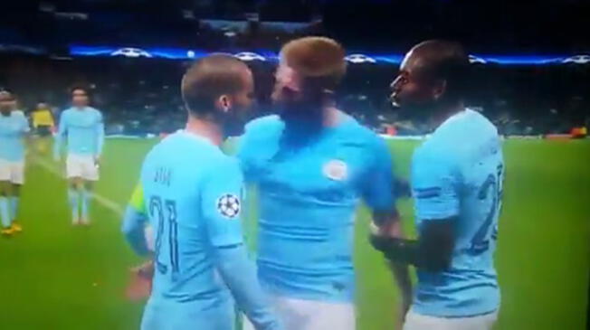 En el Manchester City vs. Napoli: David Silva y Kevin De Bruyne se pelearon al final del partido.