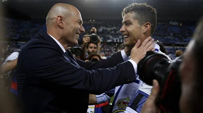 Zinedine Zidane y Cristiano Ronaldo celebran un título con el Real Madrid.