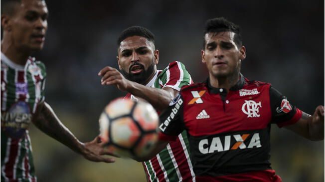 Miguel Trauco, durante el partido del Flamengo ante Fluminense.