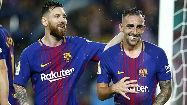 Paco Alcácer celebra su primer gol junto a Lionel Messi.