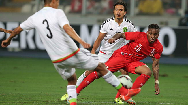 Jefferson Farfán durante el amistoso Perú-México antes de la Copa América 2015.