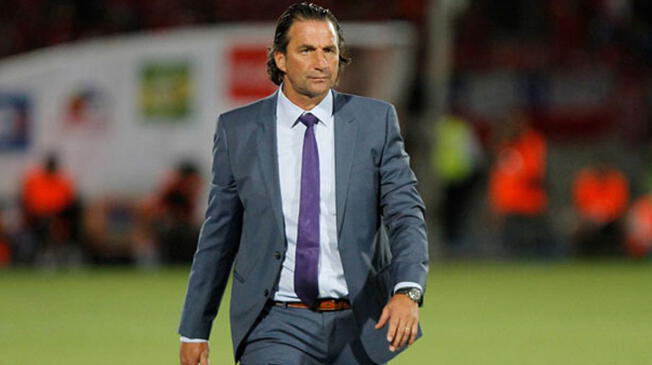 Juan Antonio Pizzi recibió duras críticas de Jorge Valdivia.