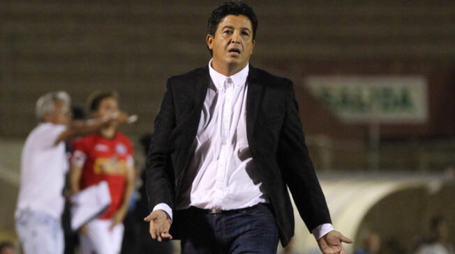 Víctor Rivera fue confirmado en la dirección técnica por Deportivo Municipal para la próxima temporada