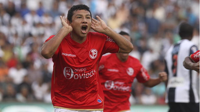 Ysrael Zúñiga celebra el 1-0 de Juan Aurich ante Alianza Lima en Matute.