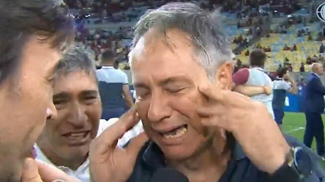Ariel Holan, al borde del llanto tras lograr el título de la Copa Sudamericana.