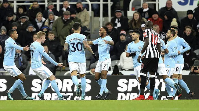 Raheem Sterling celebra el gol del Manchester City ante Newcastle.