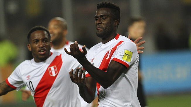 Christian Ramos celebra un gol con la Selección Peruana.