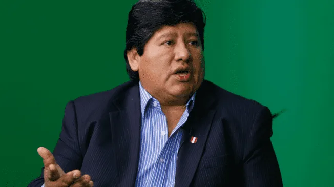 Congreso amplía por mayoría presidencia de Edwin Oviedo hasta el 2020 en FPF