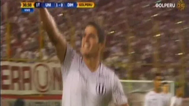 Aldo Corzo celebra su gol con Universitario al DIM.