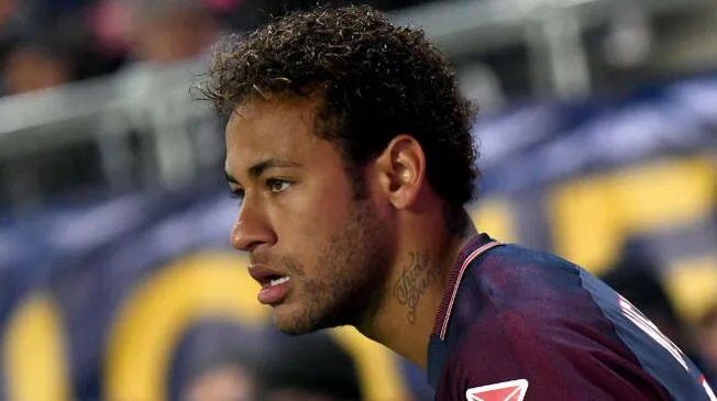 Neymar la tiene complicada para irse al Real Madrid. Foto: EFE