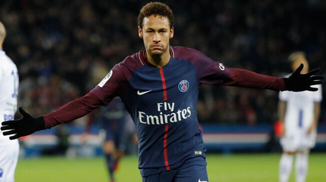 Neymar cumplió 26 años este lunes y lo festejó por todo lo alto.