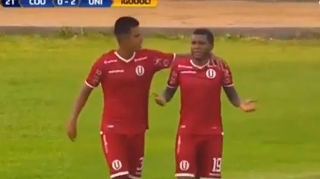 Anthony Osorio celebra su gol con Alberto Quintero.