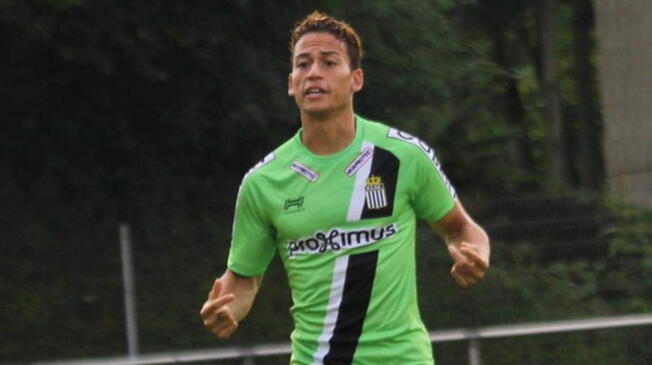 Cristian Benavente celebra un gol con el Charleroi.