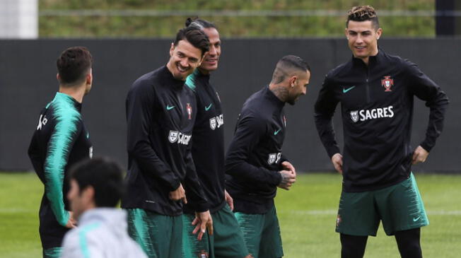 Cristiano Ronaldo es el jugador activo con más goles (79) internacionales a nivel de selecciones nacionales. Cristiano Ronaldo es el jugador activo con más goles (79) internacionales a nivel de selecciones nacionales.