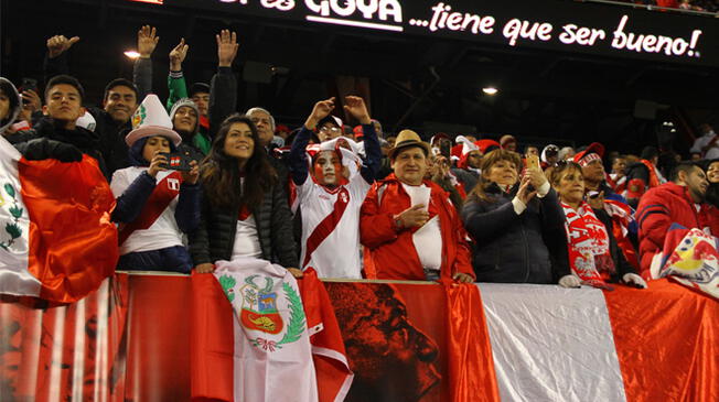 Hinchas en la gira de Perú en Estados Unidos 