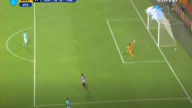 Sporting Cristal vs. Alianza Lima: Jair Céspedes y el blooper que casi le da el primer gol a los íntimos [VIDEO]