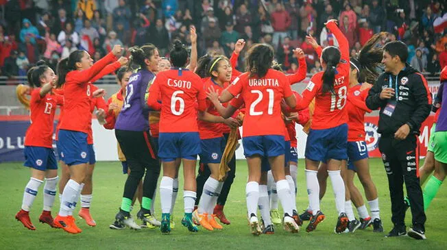 La Selección Femenina de Chile goleó 4-0 a Argentina y se metió al Mundial de la categoría.