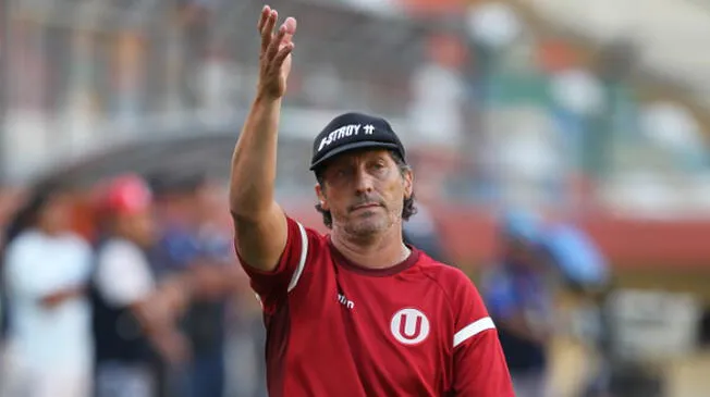 Pedro Troglio, como entrenador de Universitario de Deportes, disputó 44 partidos ganando en 21 oportunidades. Pedro Troglio, como entrenador de Universitario de Deportes, disputó 44 partidos ganando en 21 oportunidades.