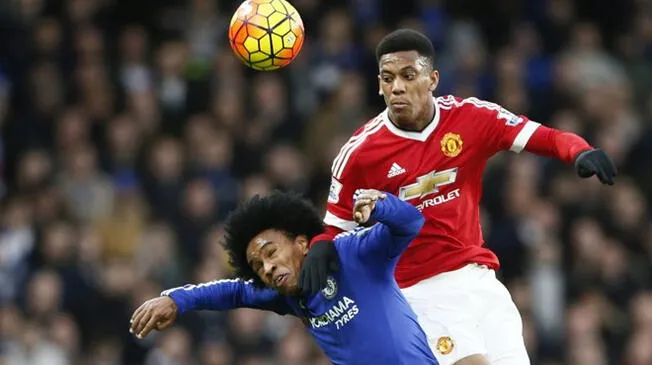 Anthony Martial y Willian intercambiarían camisetas para la siguiente temporada. Foto: EFE