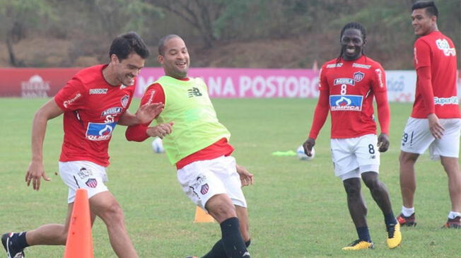 Alberto Rodríguez lleva 6 partidos con el Junior de Barranquilla (5 en Liga de Colombia y 1 por Copa Libertadores).