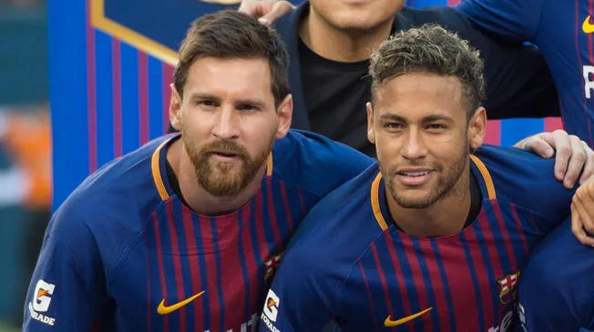Neymar con Messi durante un partido del Barcelona.