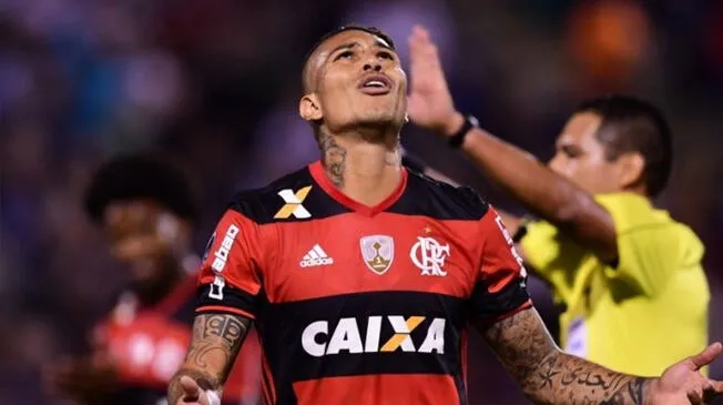 Paolo Guerrero llegó al Flamengo en 2015 y se ganó rápido el corazón de la 'torcida'. Foto: EFE